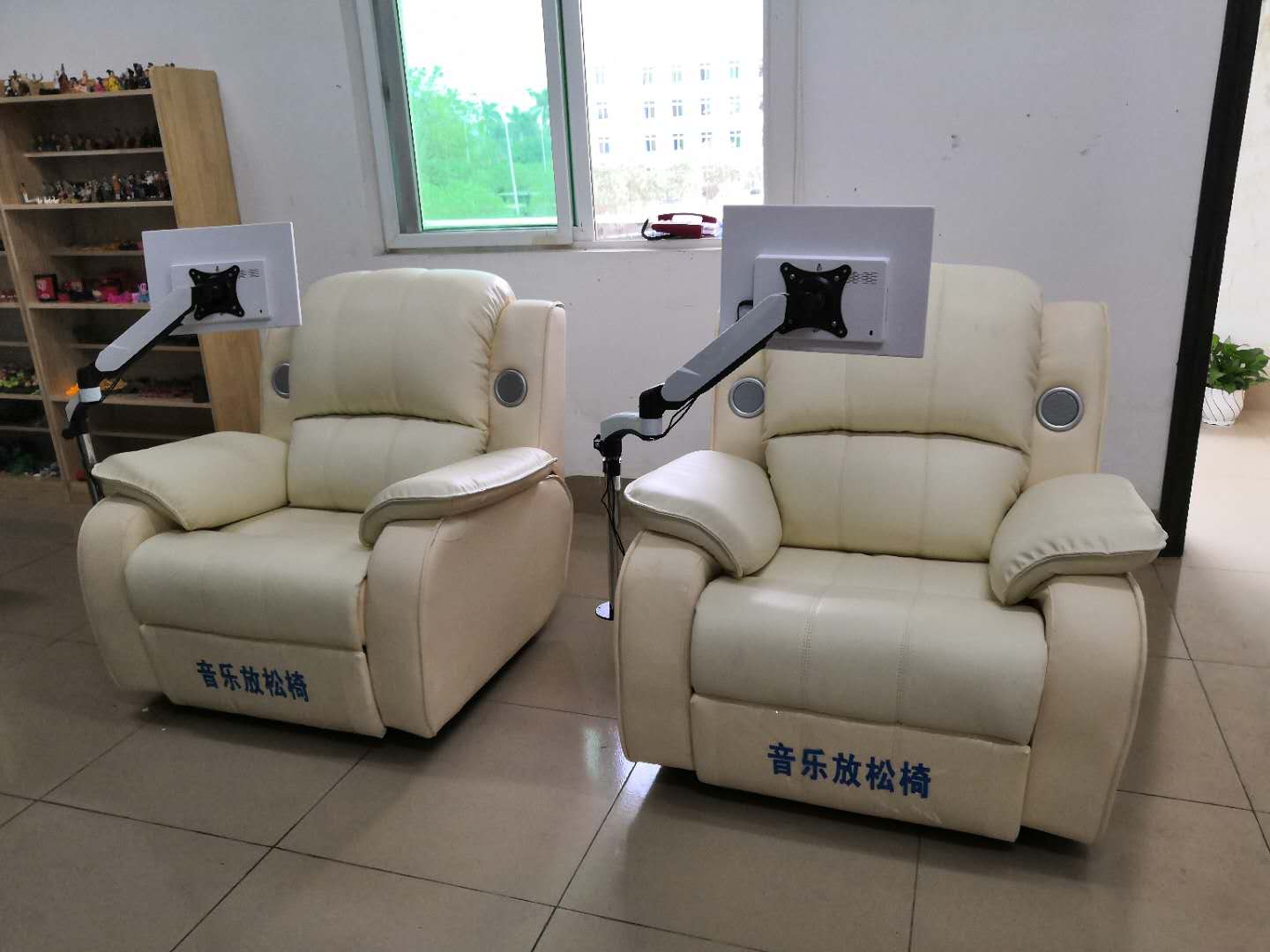 1-21032G40629100.jpg
